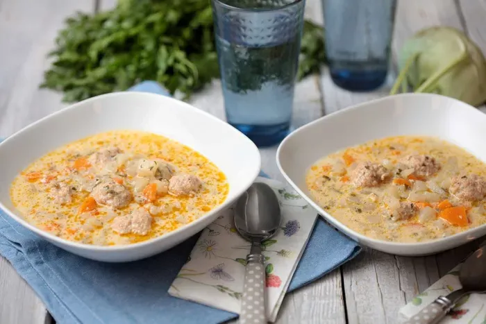 Karalábéleves húsgombóccal recept