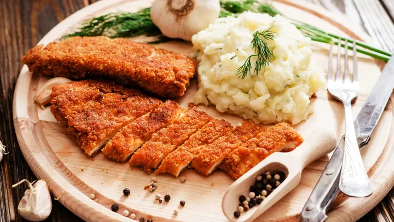 
Rántott csirkemell fokhagymás krumplipürével