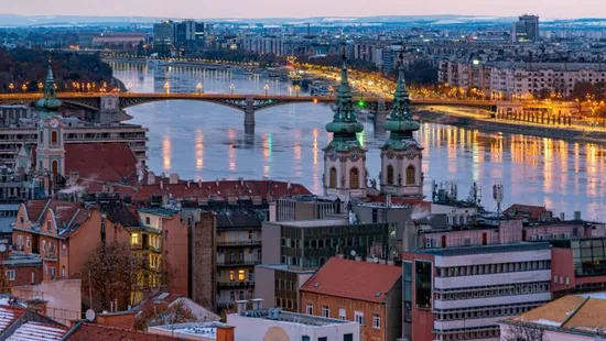 Világsztár Budapesten: ebben az étteremben fotózkodott a Becstelen brigantyk színésze