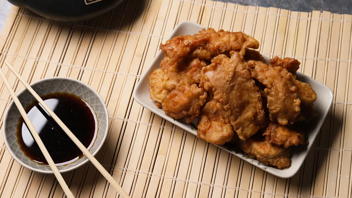 Csirkemellfalatok tempura bundában
