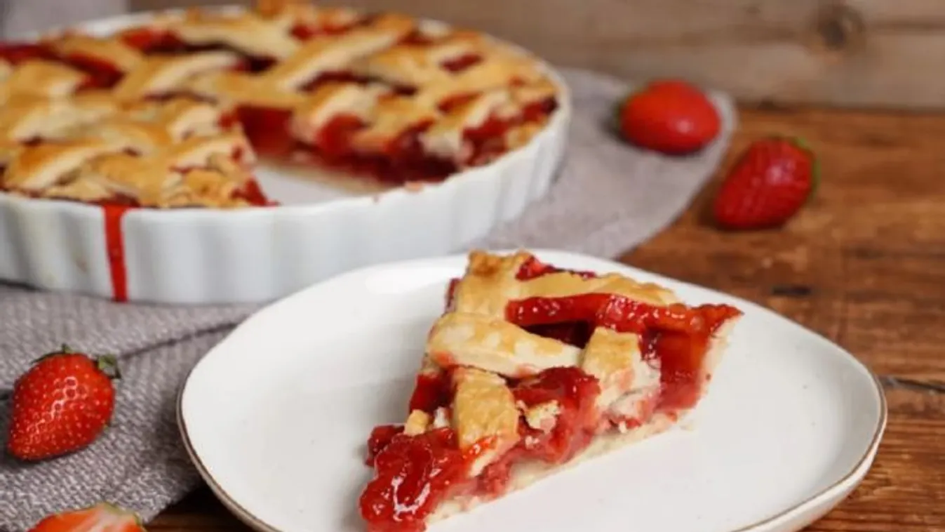 Ez a nagyiféle rácsos, epres pite titka: így lesz omlós a tészta, krémesen édes a töltelék