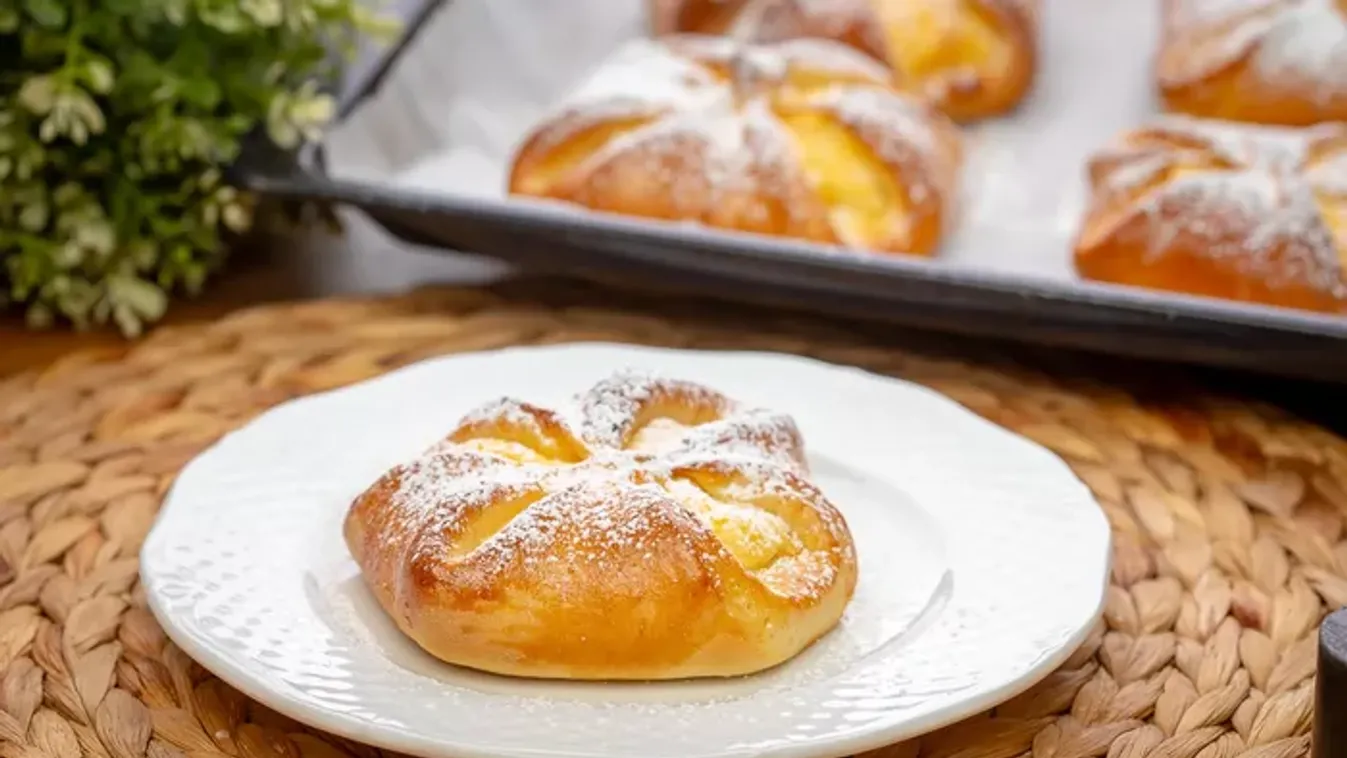 Túrós batyu kelt tésztából recept