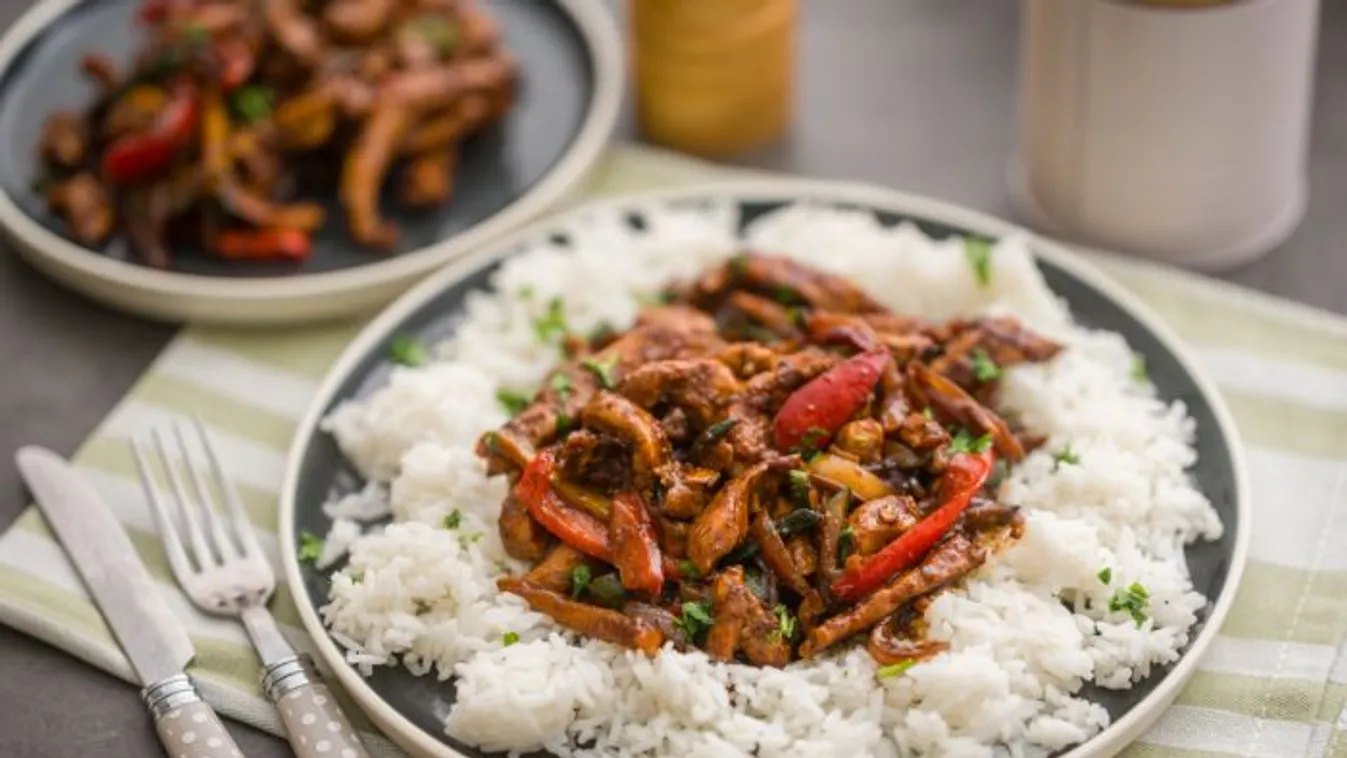 Ázsiai pirított csirke zöldségekkel recept