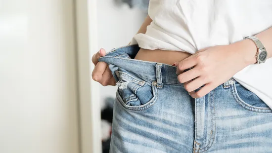 Fogyás szenvedés nélkül? Ez a napi 30 másodperces trükk eltünteti a plusz kilókat