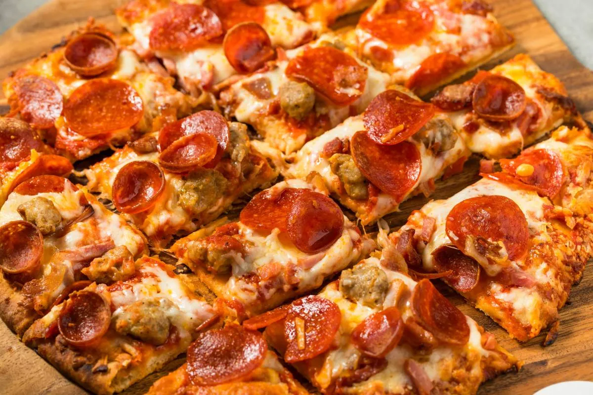 XIV. Leó pápa szülővárosához közel pizzázott megválasztása előtt nemsokkal