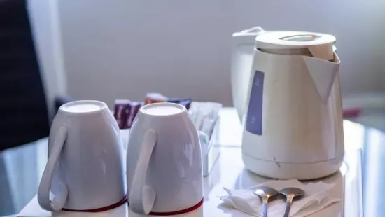 Ezek után soha nem használod a szállodai vízforralót: döbbenet, mit tesznek vele a vendégek