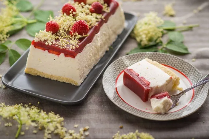 Bodzás-epres panna cotta recept