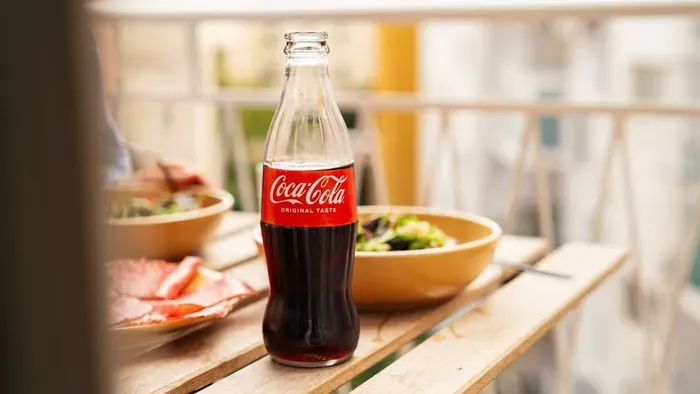 Ez nem vicc: valaki ilyen bődületes árat kér egy üveg Cola-Coláért a Facebookon