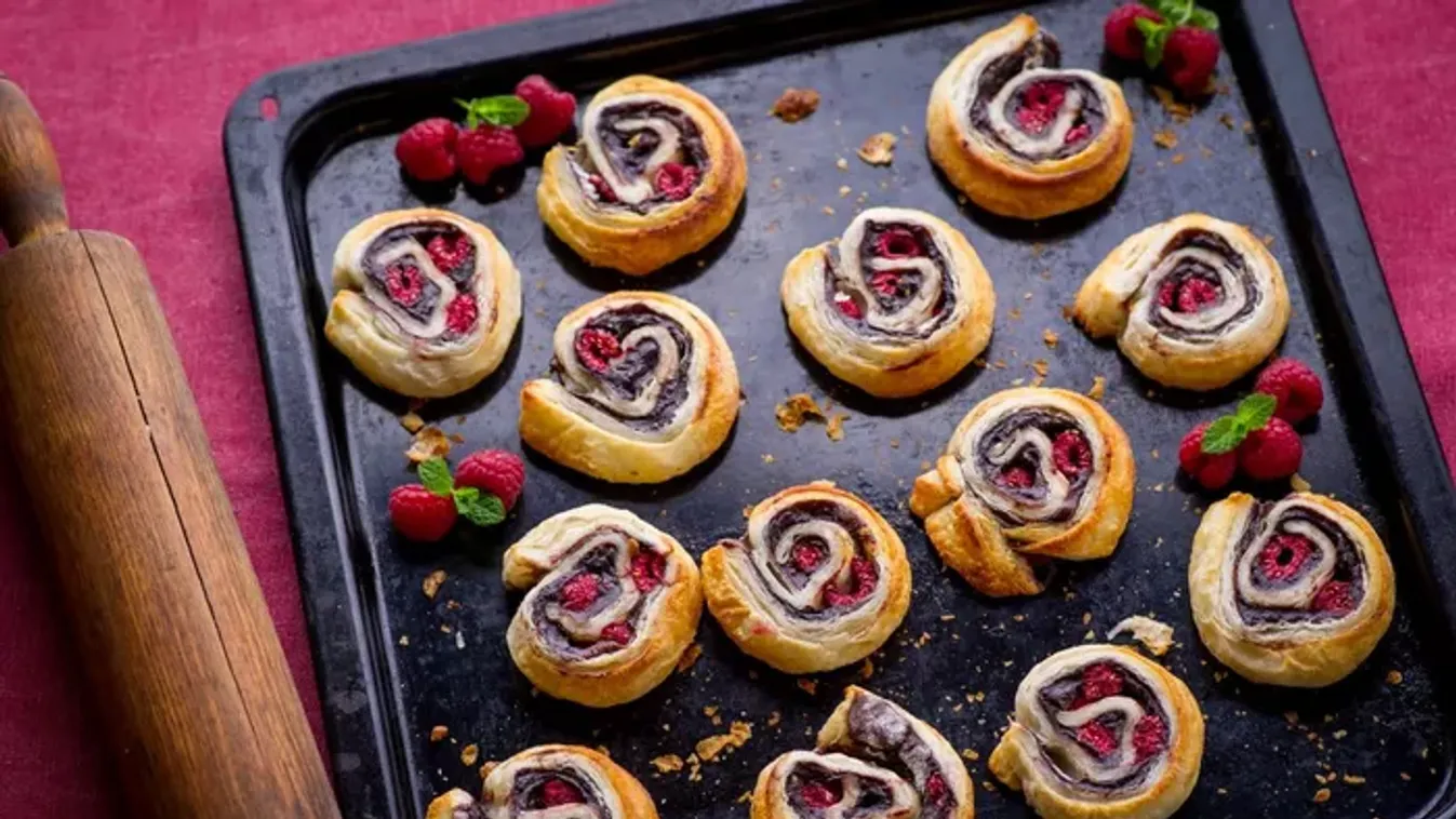 Villámgyors málnás-csokis csiga recept