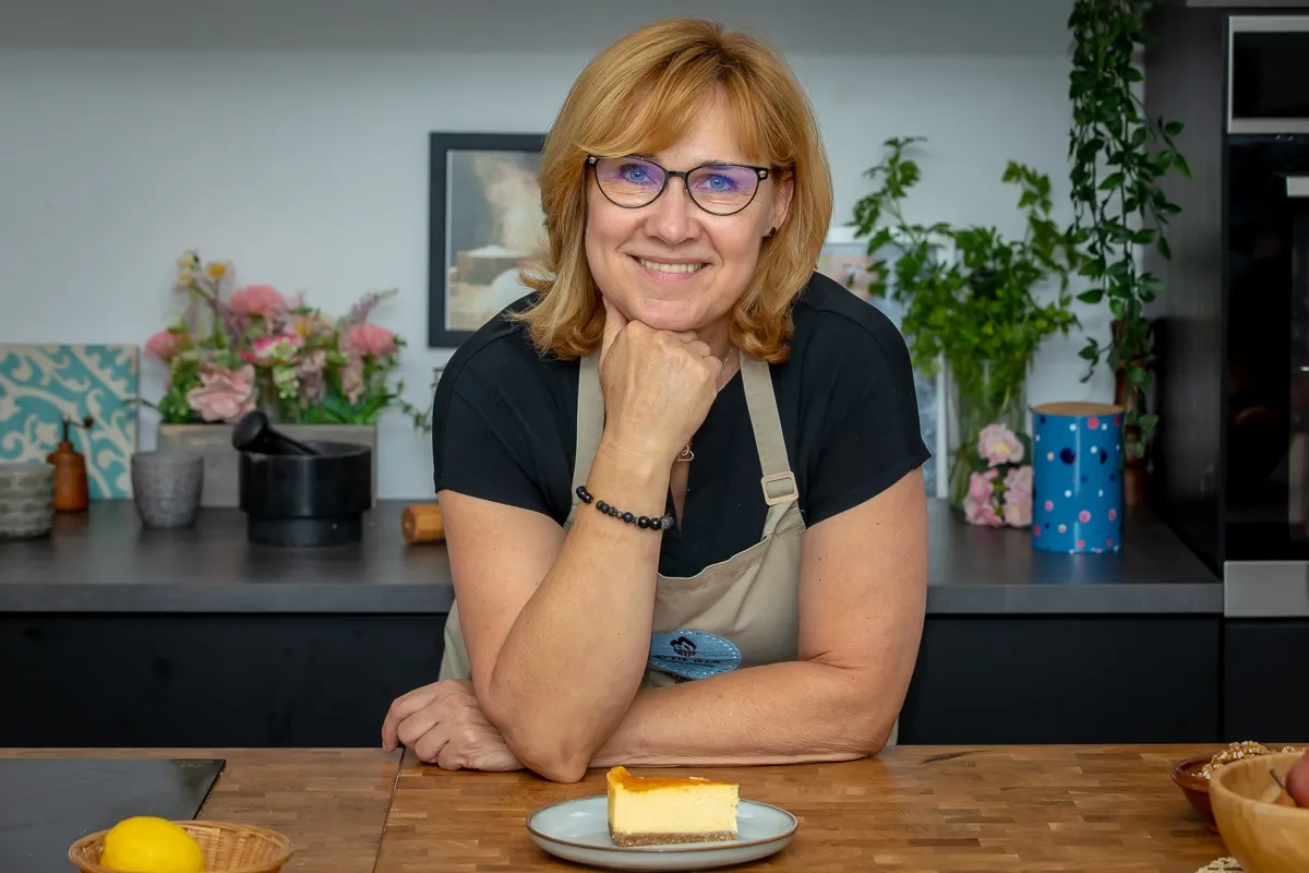 Így készül Farkasinszki Ildikó receptje szerint a sajttorta