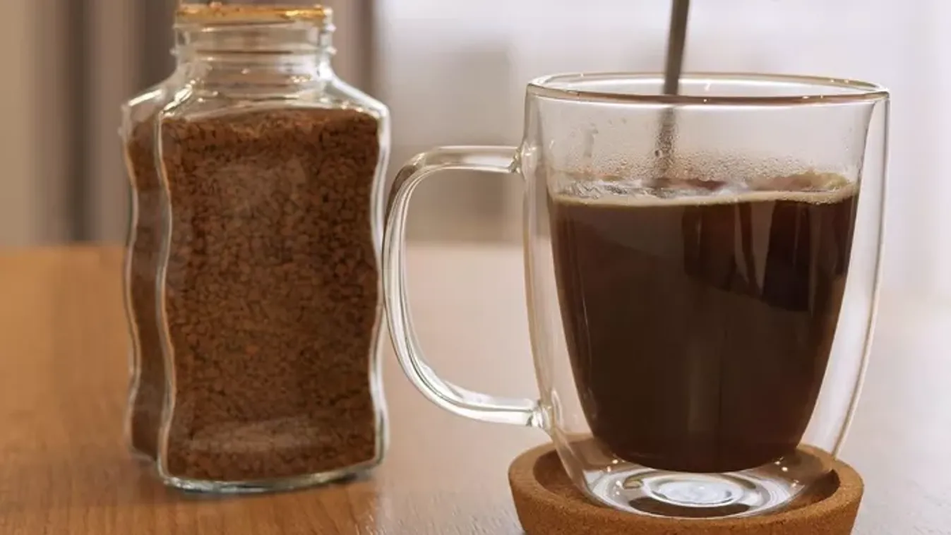 Állítják a kutatók: káros lehet a szemünkre az instant kávé