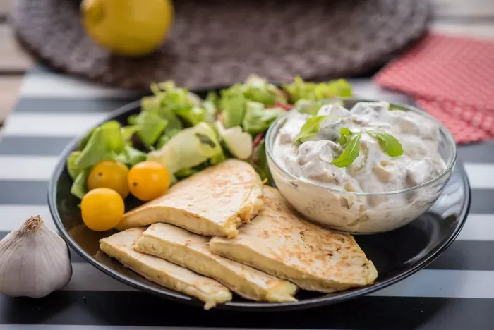 Padlizsánsaláta quesadillával recept