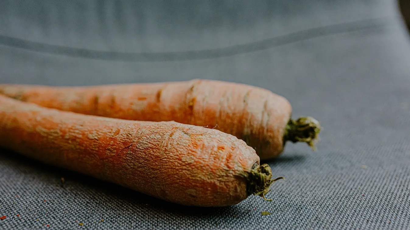 Megfonnyadt a sárgarépa és a hagyma? Ezzel a trükkel újra feszes és ropogós lesz a zöldség