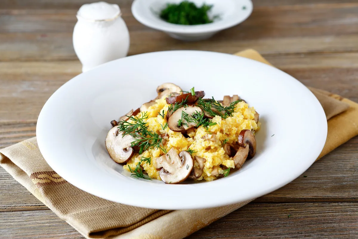 Gombás-sajtos polenta /Fotó: Shutterstock