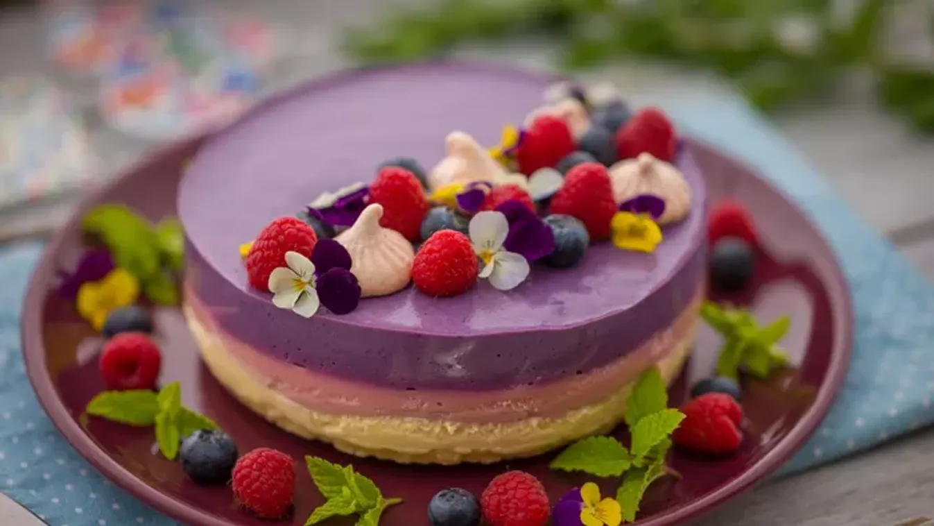 Málnás-áfonyás torta