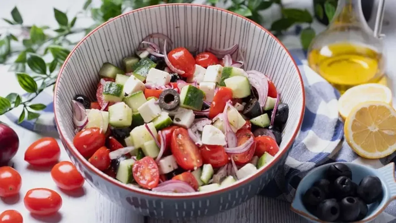 7 hűsítő, diétás nyári saláta, amit imádni fogsz a kánikulában