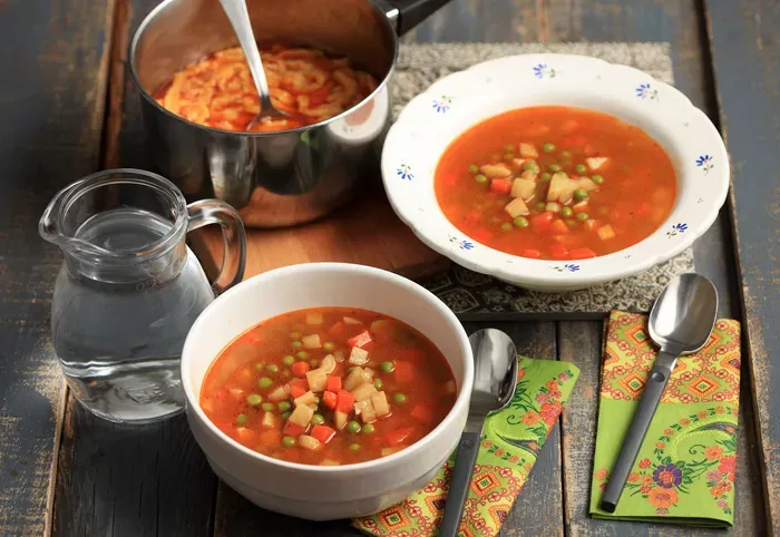 Hagyományos zöldborsóleves csurgatott tésztával recept