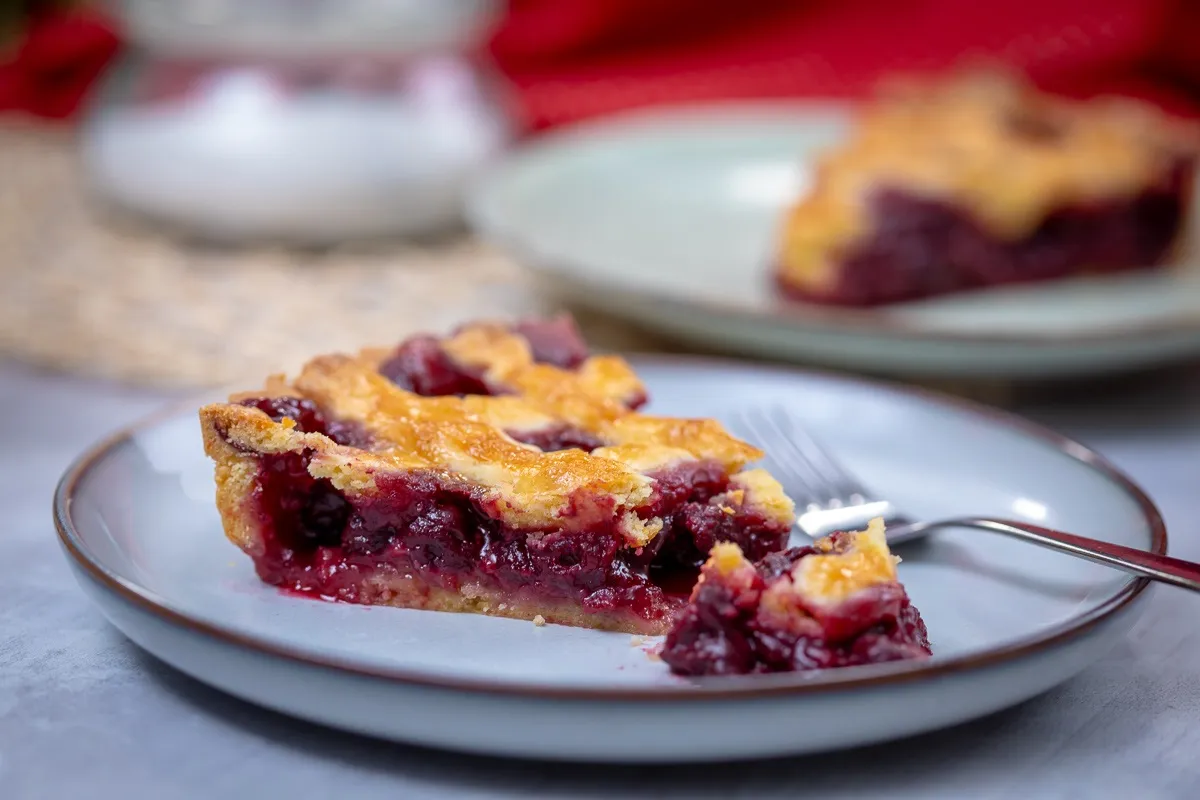Meggyes pite: Így nem ázik el a pite tésztája