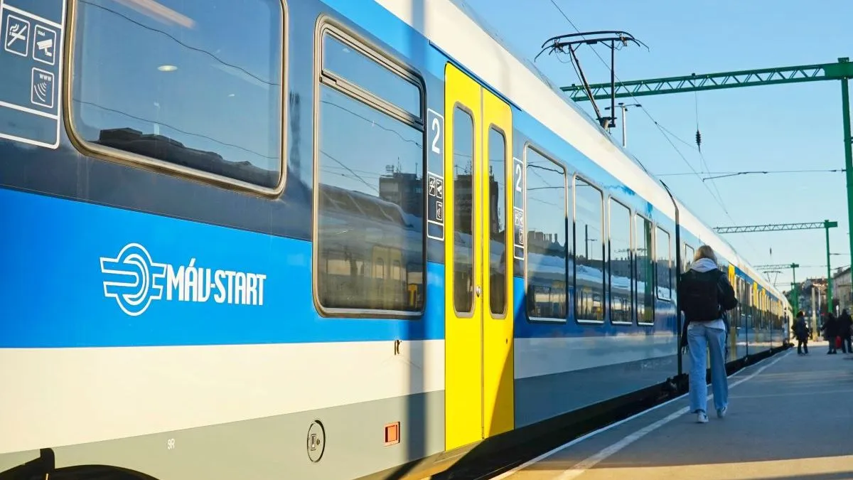 Itt a friss árlista: ennyibe kerül idén a sör és a hamburger a MÁV étkezőkocsikban