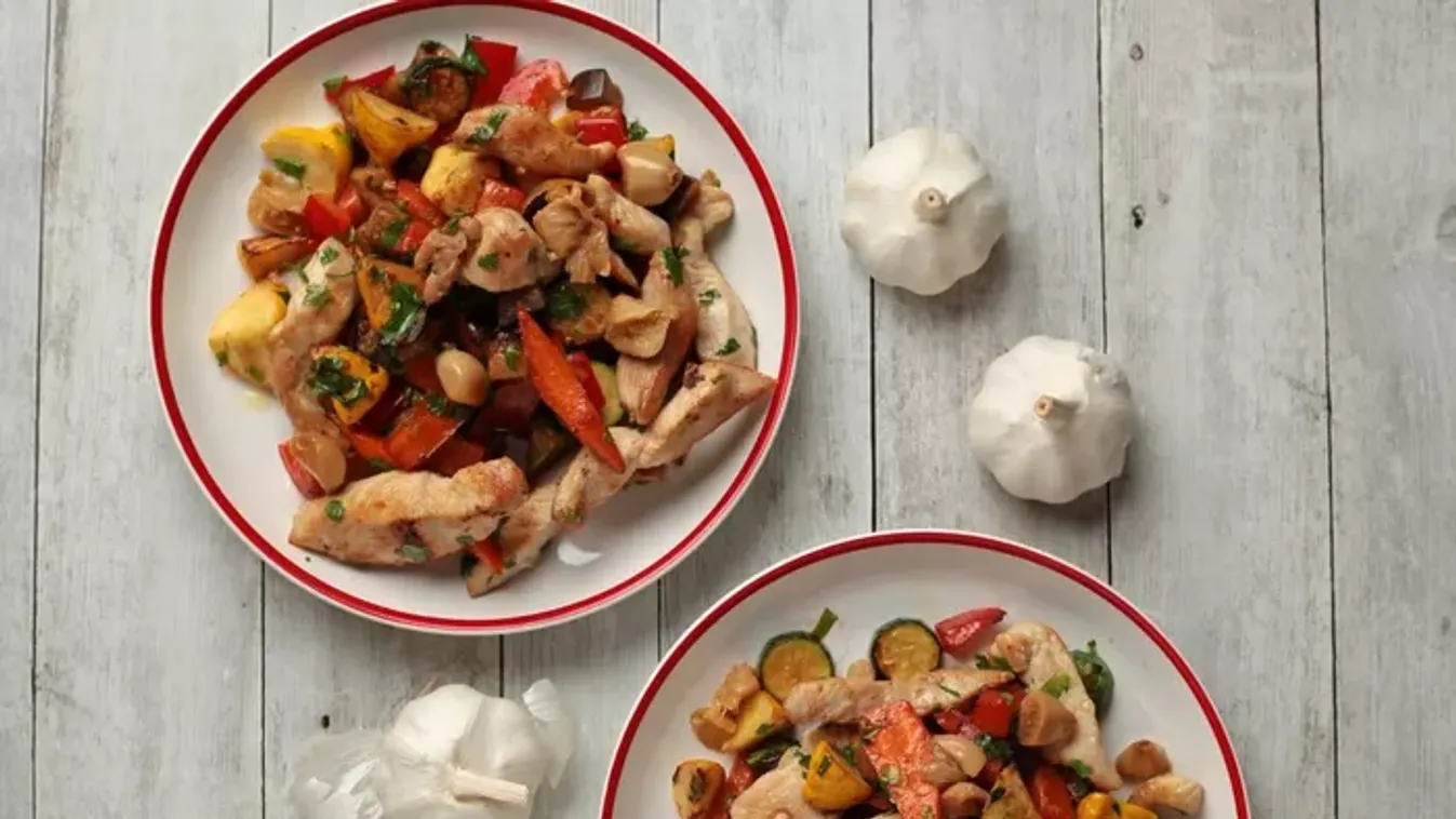 Zsenge tökfélék pirított csirkemellcsíkokkal  recept