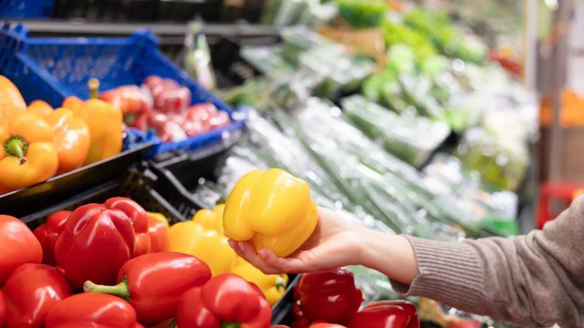 Ezekben a zöldségekben és gyümölcsökben van a legtöbb vegyszer