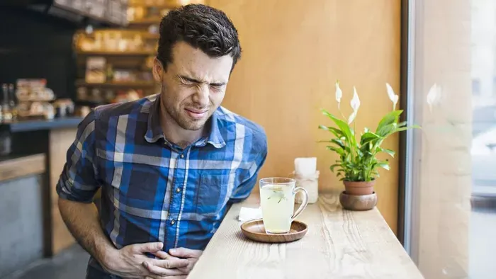 Emésztési panaszok nyaraláskor? Tippek puffadás, gyomorégés és székrekedés ellen