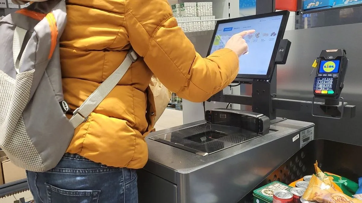 Változás jön a Lidl önkiszolgáló kasszáknál, ezeket az újításokat tervezi a cég