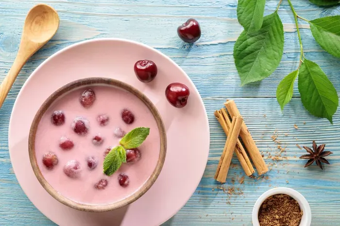 Meggyleves pudinggal recept