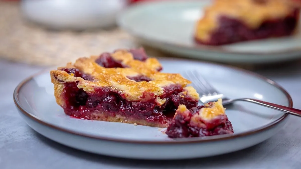 Ez a meggyes pite titka, így lesz nagyon finom és mutatós a sütemény