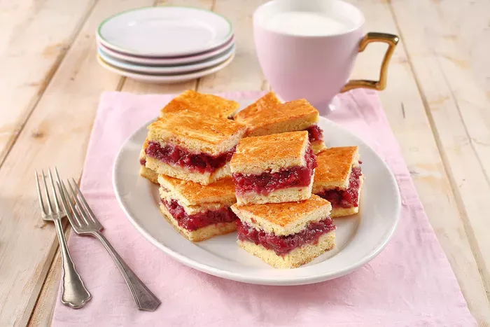 Omlós cseresznyés-vaníliás pite  recept