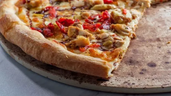 Pizzakövön sütöd a pizzát? Akkor a tisztításáról se feledkezz meg!