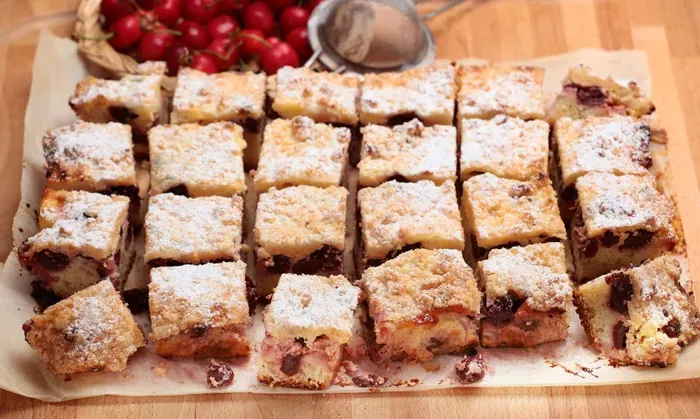 Cseresznyés-joghurtos kocka  recept
