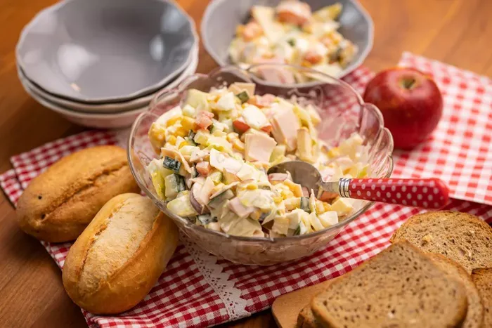 Csirkemellsonkás saláta recept
