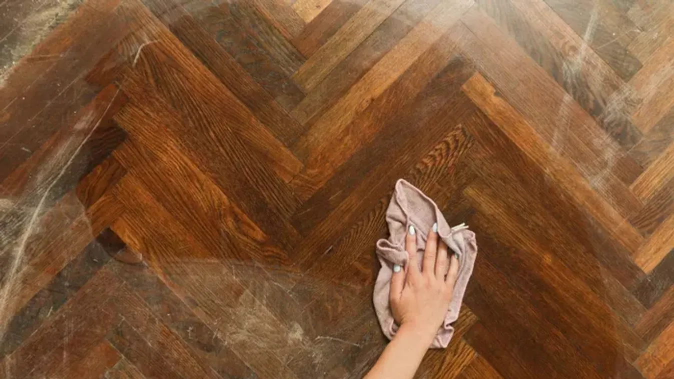 Nem varázslat: ettől az olcsó anyagtól ragyogni fog a padló az otthonodban
