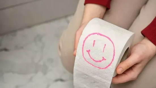Fogadjunk, hogy ez neked is új: ezért nem szabad WC-papírral letörölni a WC-ülőkét