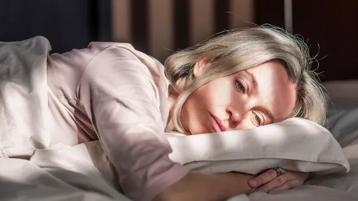 Miért ne feküdj le éhesen? A válasz meglephet, de megmentheti az alvásodat