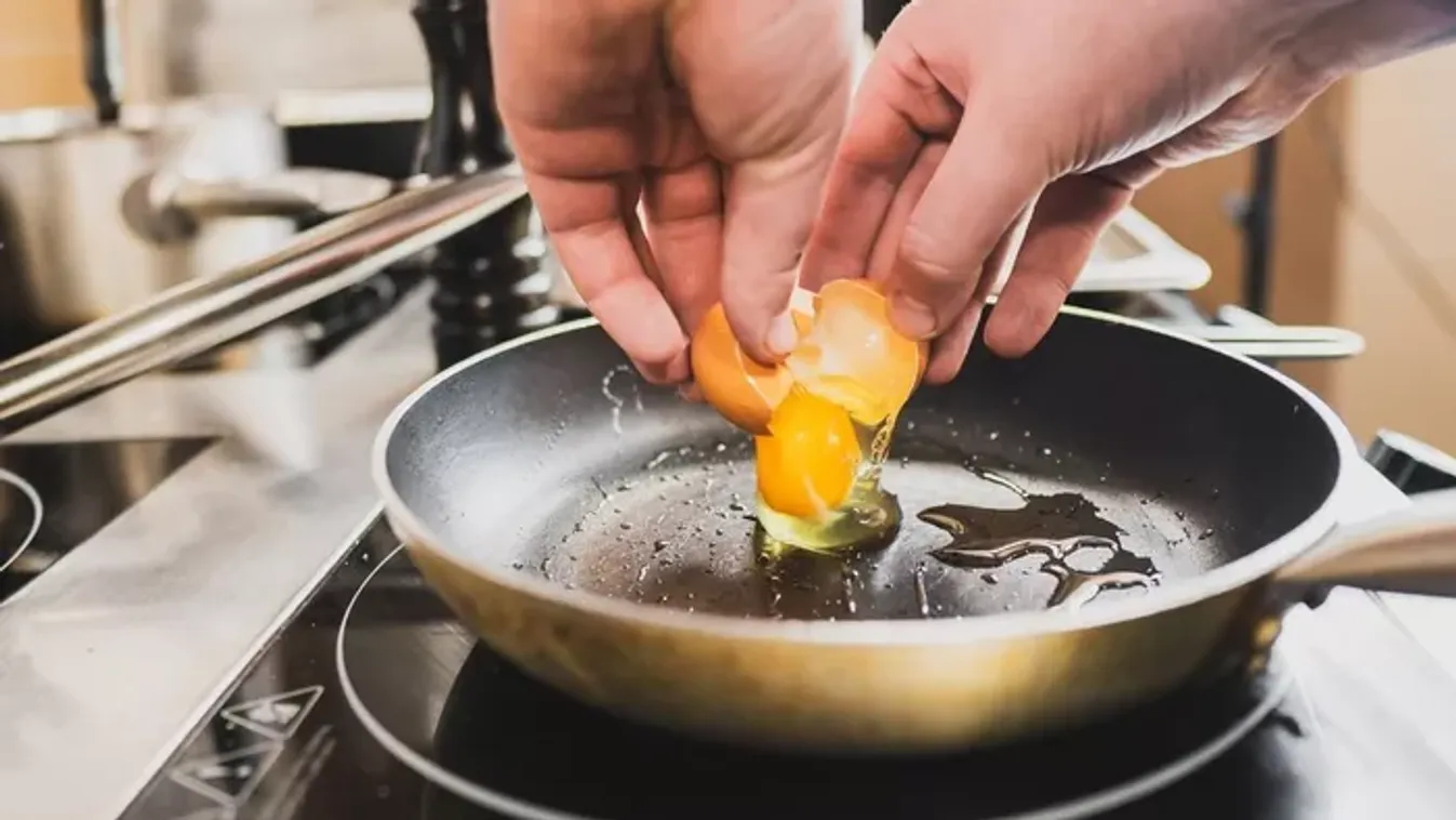 Felejtsd el az olajat és a vajat! Így készül a tökéletes tükörtojás