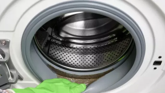 Kellemetlen szagú, koszos a mosógép? Ez a filléres trükk azonnal megszünteti a problémát!