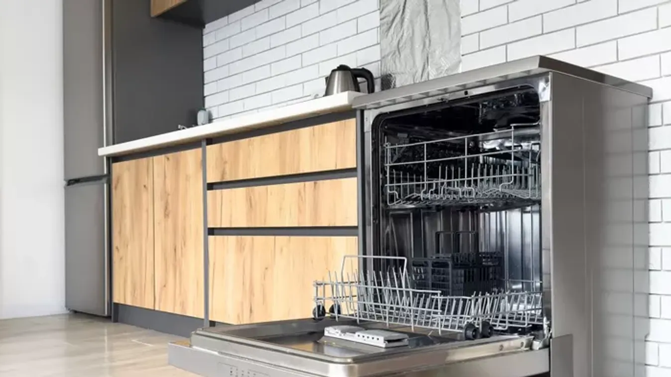 Új őrület hódít: nem fogod elhinni, mit mosnak a mosogatógépben