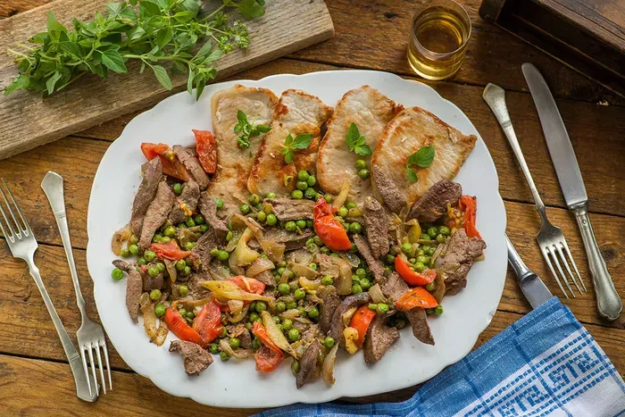 Puha szaftos karaj roston zöldborsós pirított májjal  recept