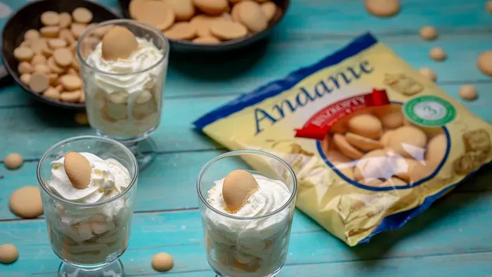 Egyszerű és finom, ez a franciakrémes pohárdesszert babapiskótával