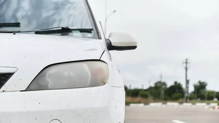 Fogkrém a fényszóróra? Elképesztő, mit tesz az autóddal ez az 5 perces trükk!