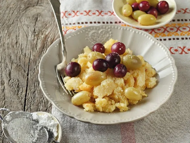 Császármorzsa párolt szőlővel 