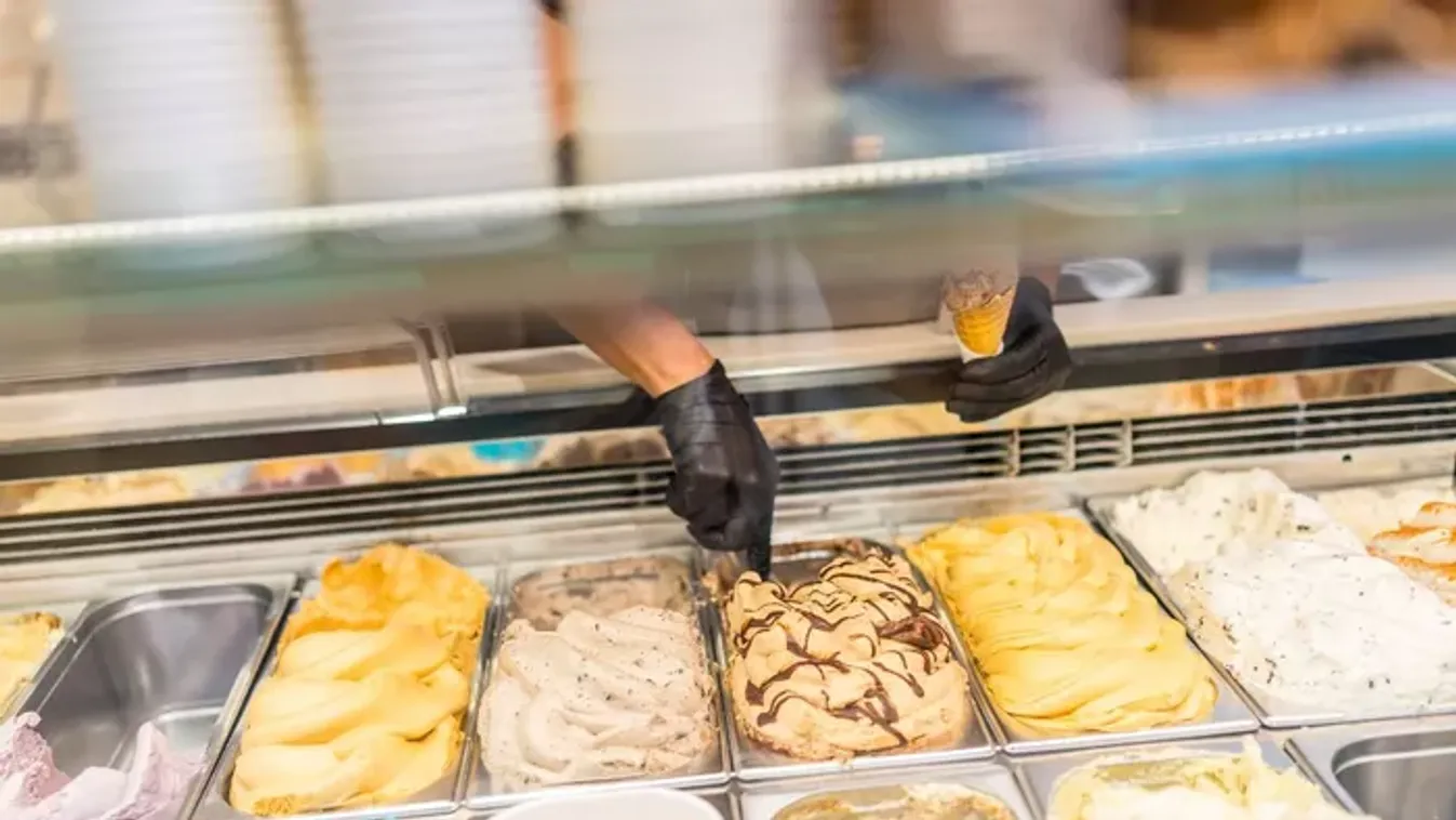 Bezár Heves vármegye kedvenc cukrászdája