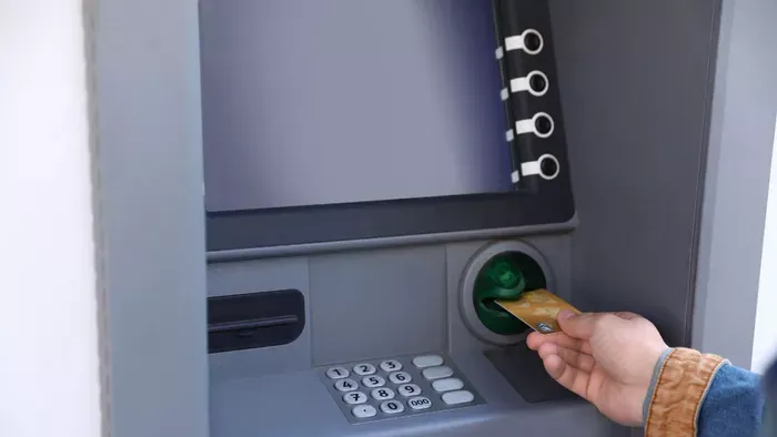 Óriási leállás lesz a hazai banknál, pénzt felvenni és fizetni sem lehet majd