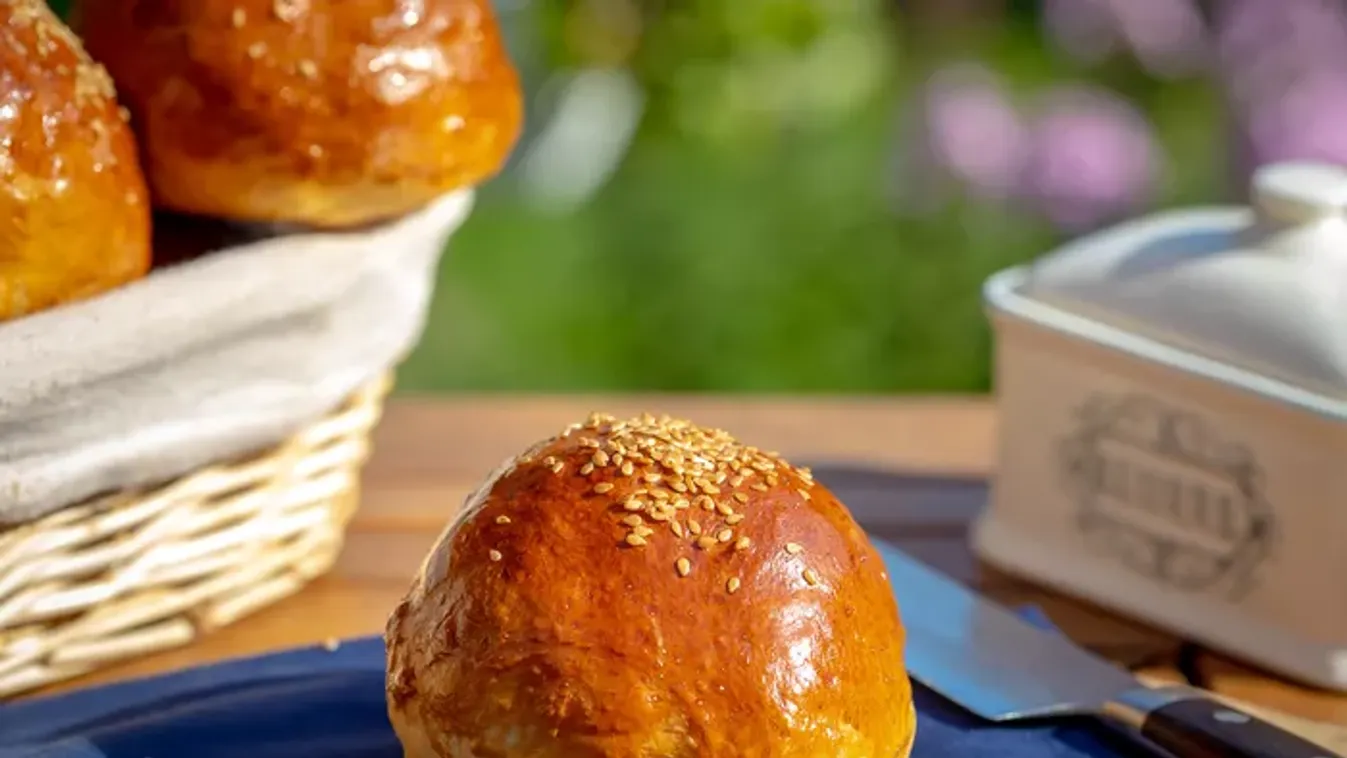Füstös hamburgerzsemle grillen sütve