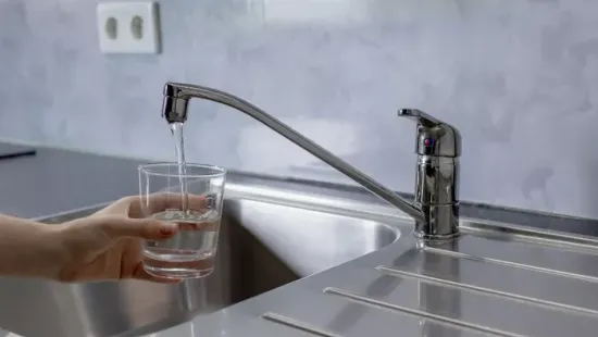 Rejtett veszély a csapvízben: ezek az ólommérgezés tünetei