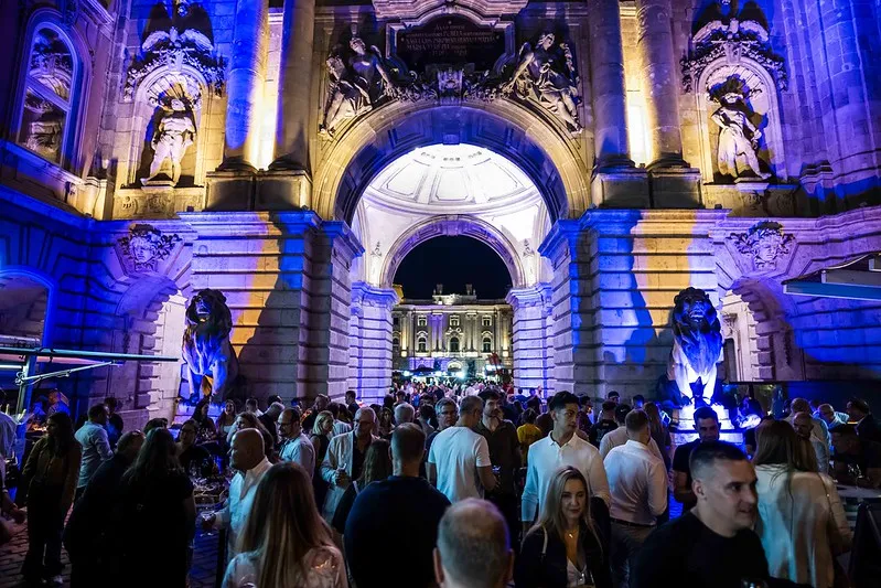 A Budapest Borfesztiválon több, mint ezer bort lehetett megkóstolni