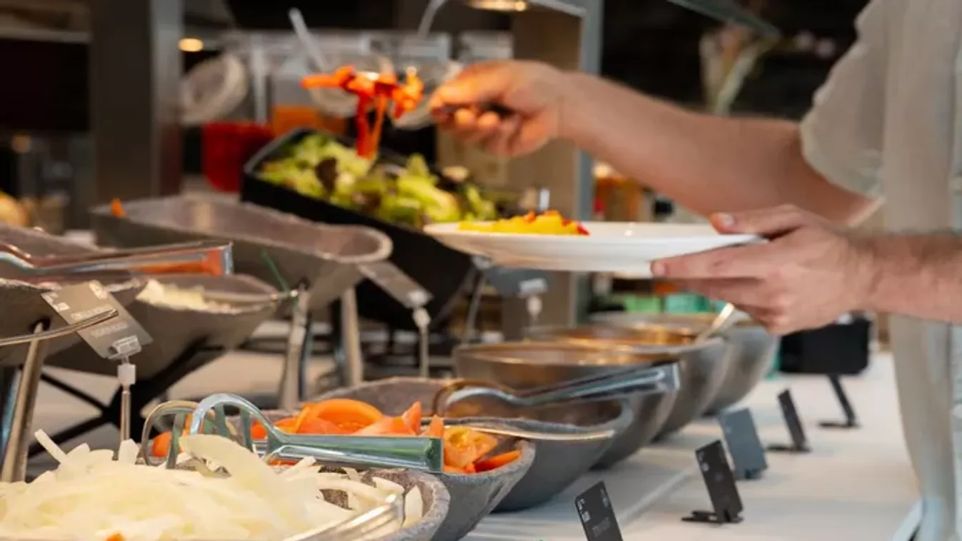 6 étel, amit soha ne válassz a svédasztalról, ha gondtalanul szeretnél pihenni