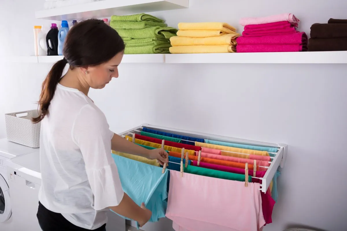 Amíg nincs fűtésszezon, addig a ruhaszárítás is gondot jelent a lakásban